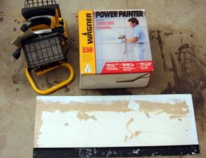 lot 72 image: 2 Utility Lights  & Wagner Power Painter & Paint Block