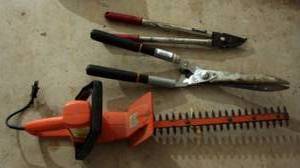 lot 370 image: Electric Hedge Clipper  Limb Cutter