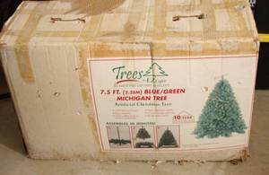 lot 375 image: 7.5 Christmas Tree  Used 2 times for a staged home