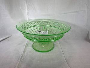 lot 4 image: Vintage Green Uranium Glass Bowl