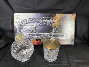 lot 16 image: Lead Crystal Jam Jar with Lid and Spoon, Lead Crystal Bowl, Glass Platter