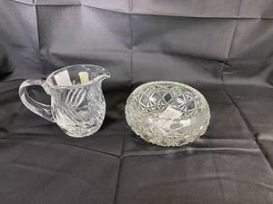 lot 8 image: Lead Crystal Sugar and Creamer Set