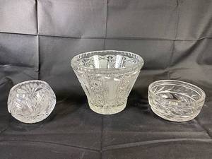 lot 22 image: Antique Cut Lead Cryal Bowls