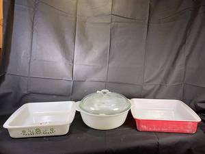 lot 43 image: 8 Square Glasbake Dish Green Flower, Pyrex Bowl,