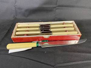 lot 50 image: 1935 Silver Jubilee Steak Knife with Ivory Handle (The Northern Godsmiths Co.), Edwin H Needhan Sheffield Knife Set