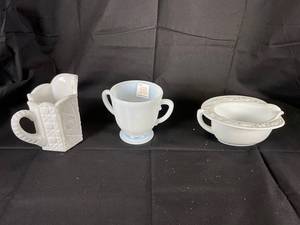lot 66 image: Milk Glass American Sweet Heart Creamer and Sugar Set