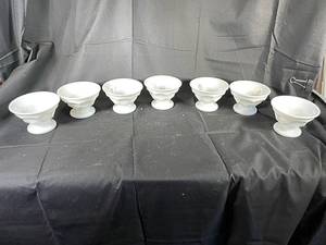 lot 73 image: Fostoria Georgian Milk Glass Sherbert set, (7)