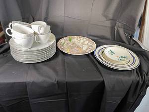 lot 75 image: Dickens Coaching Stages W.H. Gindley Staffordshire England Plates and mugs set, Laurel China Japan Florence Plates