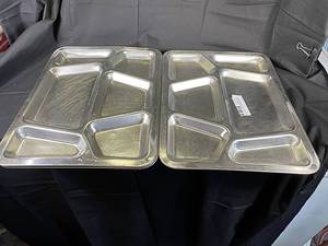 lot 79 image: Navy Trays (metal)