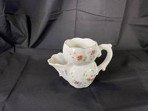 lot 81 image: Vintage Hand Painted Scuttle Mug