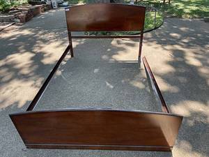 lot 87 image: Full Size Wooden Headboard and Footboard, Bed Frame Included