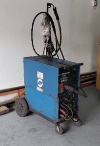 lot 5 image: Miller Millermatic 200 MIG Welder