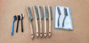 lot 34 image: Lot of 10 Wire Brushes