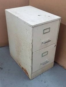 lot 201 image: 2 Drawer File Cabinet