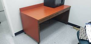 lot 217 image: Desk - 60L x 31W x 30H
