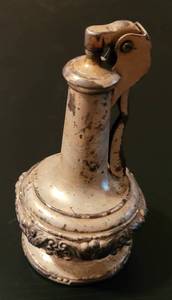 lot 56 image: VINTAGE RONSON DECANTER TABLE LIGHTER AS SHOWN.