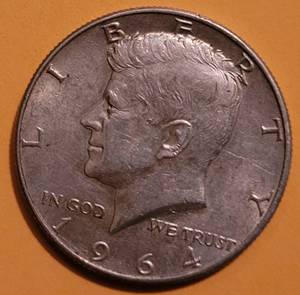 lot 61 image: 1964 KENNEDY HALF DOLLAR COIN AS SHOWN.