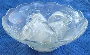 lot 77 image: GLASS PUNCH BOWL WITH CUPS IN STYLE AND CONDITION SHOWN.