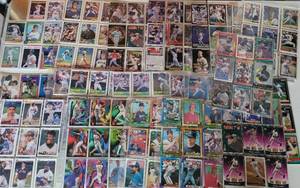 lot 122 image: LOT OF APPROX. 26 PAGES OF BASEBALL CARDS AS SHOWN.