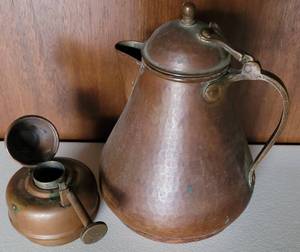 lot 133 image: VINTAGE BRASS TEAPOT AND HEATER STOVE STYLE LAMP AS SHOWN.