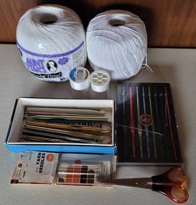 lot 159 image: LOT OF CROCHET HOOKS  NEEDLES AND ACCESORIES AS SHOWN.