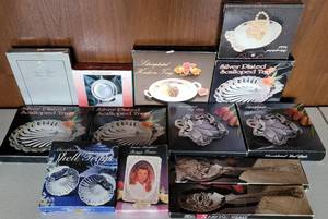 lot 167 image: LOT OF ASSORTED SILVER PLATE ITEMS IN ORIGINAL BOXES AS SHOWN.
