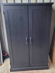 lot 171 image: BLACK MEDIA  COMPUTER CABINET IN SOLID OVERALL CONDITION AS SHOWN.
