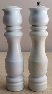 lot 190 image: RARE VINTAGE PORCELAIN WOODCREST BY STYSON 10 SALT SHAKER AND PEPPER MILL IN STYLE, COLOR, AND CONDITION SHOWN. MADE IN JAPAN. TAKE A LOOK