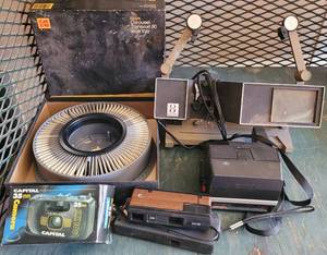 lot 191 image: VINTAGE 8MM FILM PROJECTOR, KODAK CAROUSEL TRANSVUE 80 SLIDE TRAY WITH SLIDES, AND CAMERAS AS SHOWN.