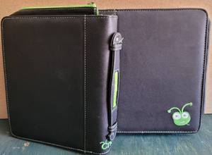 lot 195 image: LOT OF 2 CRICUT 10 X 10 CARTRIDGE STORAGE BINDERS IN LIKE-NEW CONDITION AS SHOWN. (SOLD 2X THE MONEY)