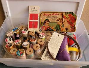 lot 198 image: LOT OF VINTAGE SEWING NOTIONS AS SHOWN.