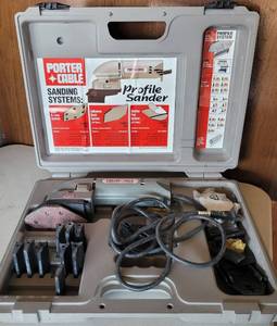 lot 232 image: PORTER CABLE PROFILE SANDER MODEL 444 WITH ACCESSORIES AND CARRYINGSTORAGE CASE AS SHOWN.