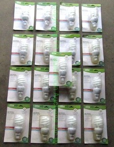 lot 61 image: Ottlite 20w fluorescent light bulbs in blister packs
