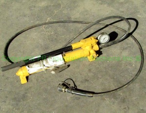 lot 119 image: Enerpac P39 Single Speed, ULTIMA Steel Hydraulic Hand Pump