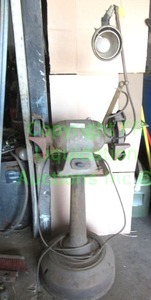 lot 243 image: Dual grinding wheel on stand with lamp