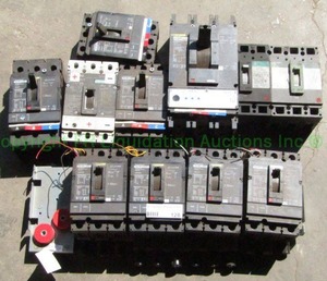 lot 128 image: GE and Powerpact commercial circuit breakers