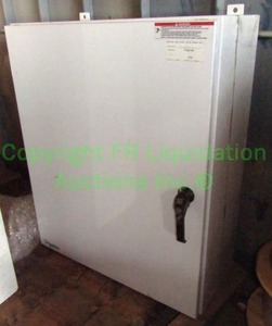 lot 322 image: Schneider electric enclosure 40 x 36 x 20 with Square D powerlogic PM800 metering displays