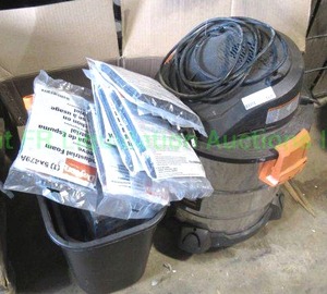 lot 165 image: Ridgid wet dry shop vac plus accessories