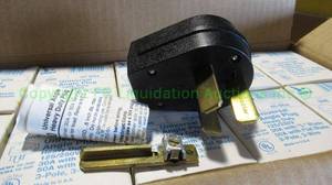 lot 160 image: Universal angle plug 125250V, one box full