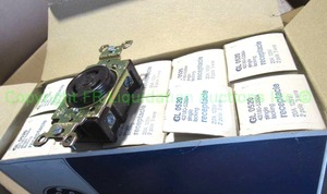 lot 159 image: GL0520 single locking electrical receptacle, one box of 10