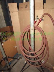 lot 277 image: Belchfire gas & compressed air torch with hose and Industrial tri-pod stand