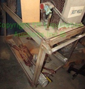 lot 290 image: Metal utility cart, CONTENTS NOT INCLUDED