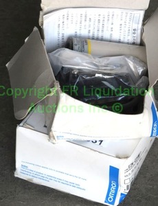 lot 331 image: Omron capacitive proximity switch E2K-C25MF1 (2 total)