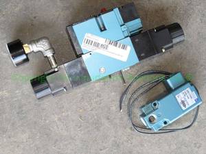 lot 340 image: Mac solenoid piloted spool valves (2 total)