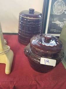 lot 14 image: Stoneware