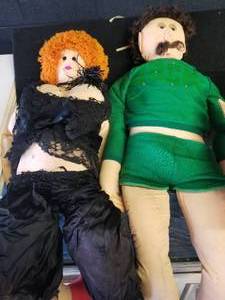 lot 32 image: Dolls