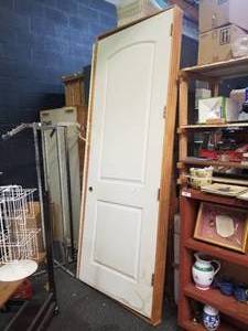 lot 64 image: Large door