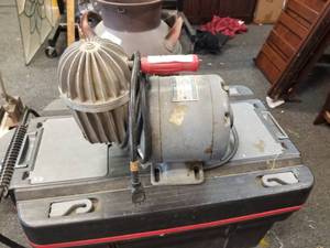 lot 75 image: Marathon Electric pump