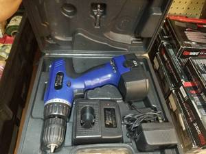 lot 90 image: 18 volt drill in case