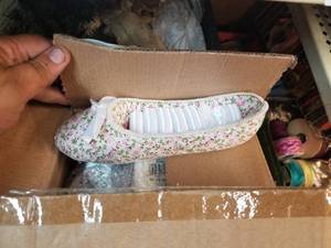 lot 97 image: Ceramic shoe ring holders
